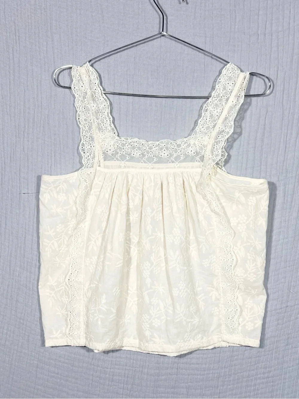🌸 NWT | Celebrity Pink | White Lace Eyelet Boho Cottagecore Crop Tank Top | M - Picture 4 of 8